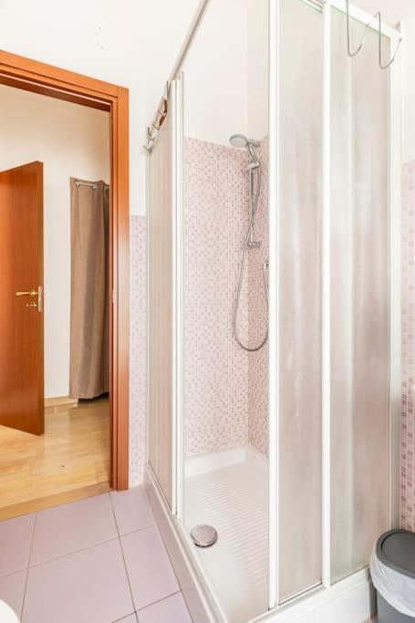 Casa Etruschi - Appartamento Con Posto Auto ليفورنو المظهر الخارجي الصورة